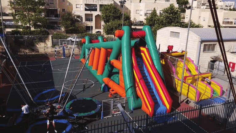 אומגה ענקית