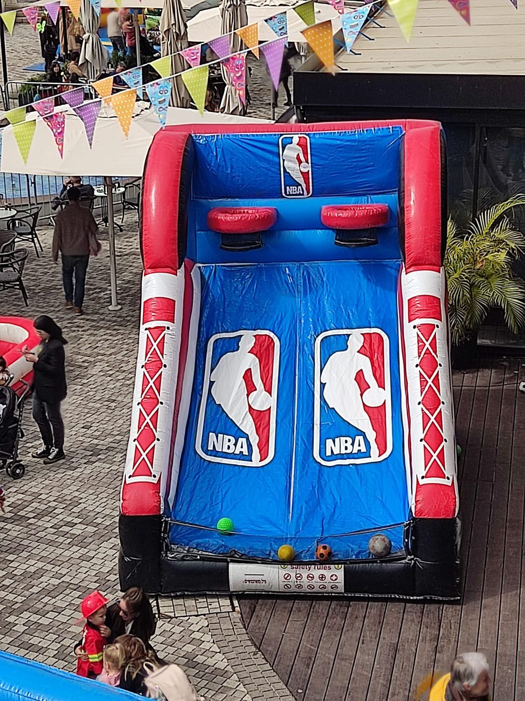 כדורסל מתנפח בעיצוב NBA