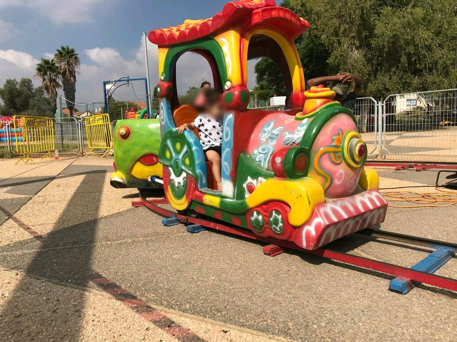 מתקני לונה פארק